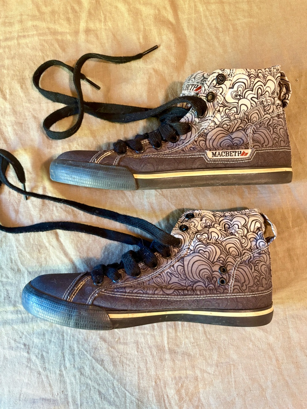 Macbeth canvas high top sneakers - unique rare vintage swirl print - M 6 / W 7.5